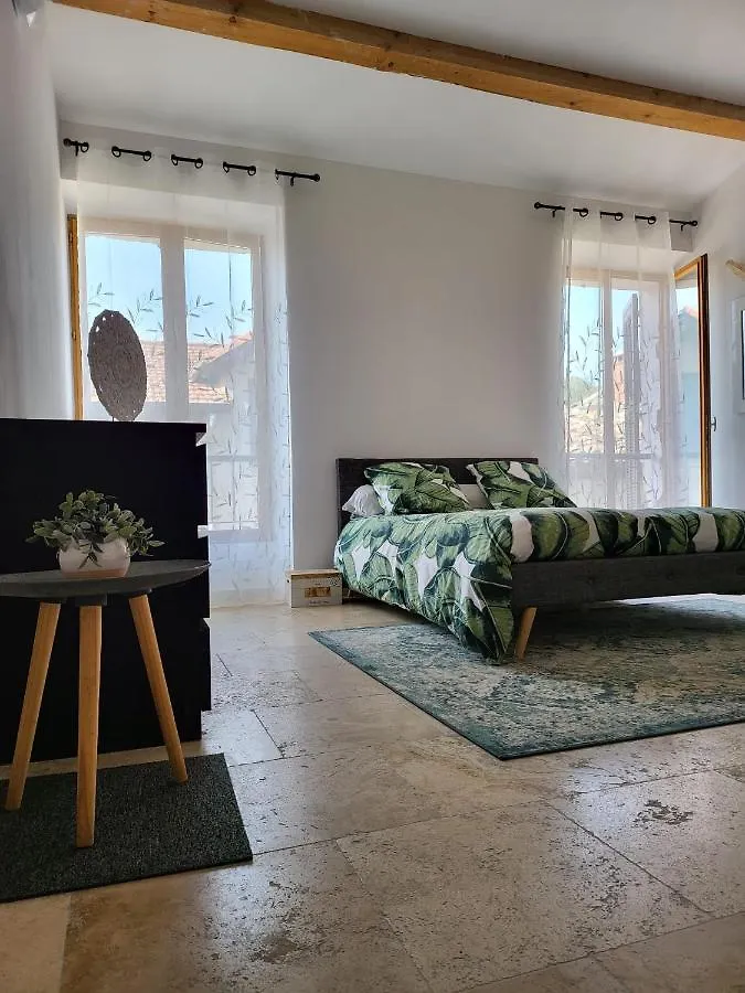 Maison De Village Entierement Renovee Avec Gout Sillans-la-Cascade